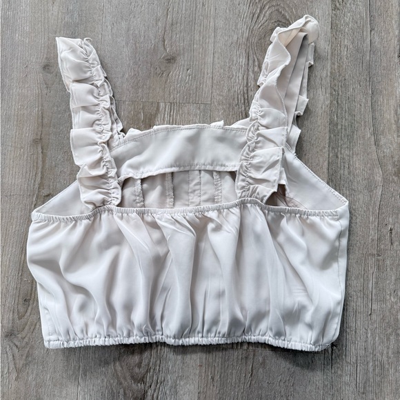 Listicle Ruffle Crop Top - Picture 4 of 6